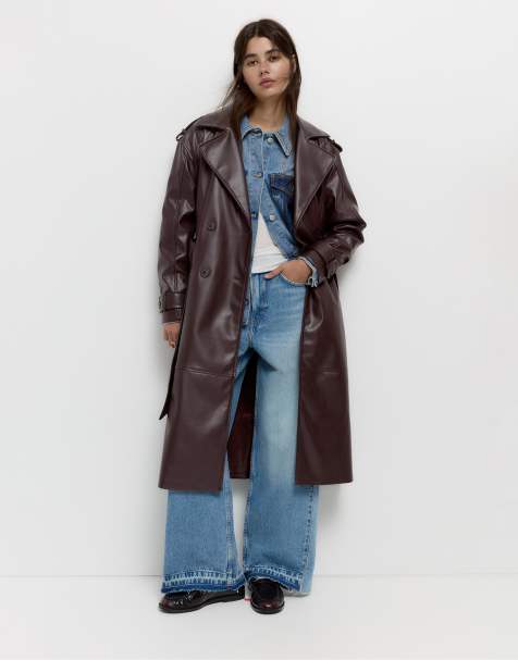 Pull&Bear – Vinröd trenchcoat i läderimitation - view 1