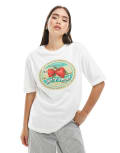 [Pull & Bear] Pull & Bear vintage strawberry graphic tee in white M WHITE
