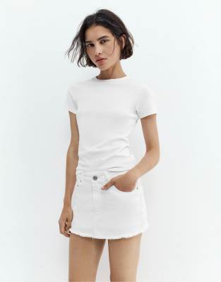 Pull&Bear – Vit jeansskort — kjol med fickor från ASOS