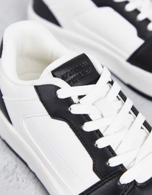 Pull&Bear – Vita, grova sneakers i retrostil med svarta detaljer, 2 av 4