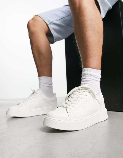 Pull&Bear – Vita sneakers med snörning