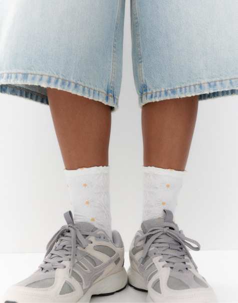 Pull&Bear – Vita strumpor med tusenskönor - view 1