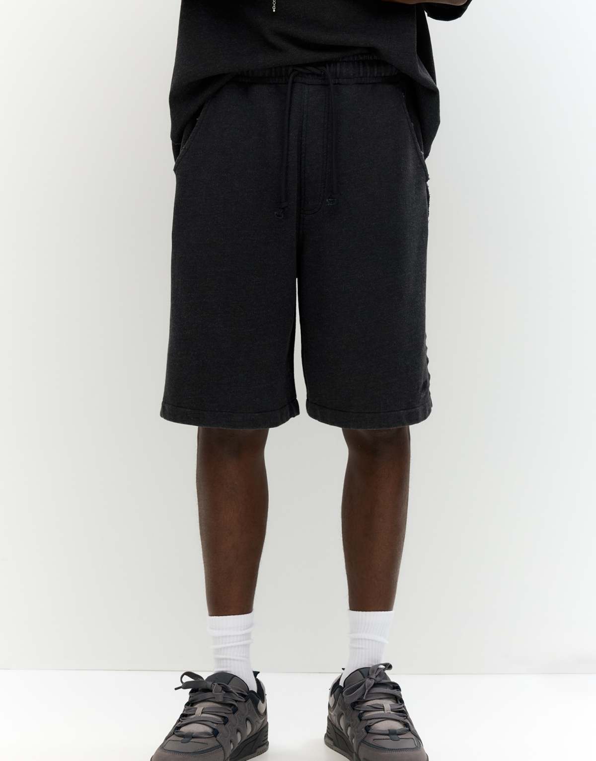 Pull&Bear washed STWD jogger bermuda shorts in black
