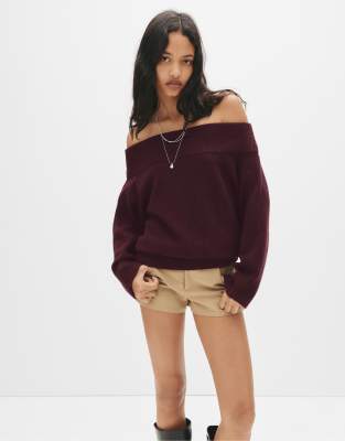 Pull & Bear - Weicher, asymmetrischer Strickpullover in Burgunderrot
