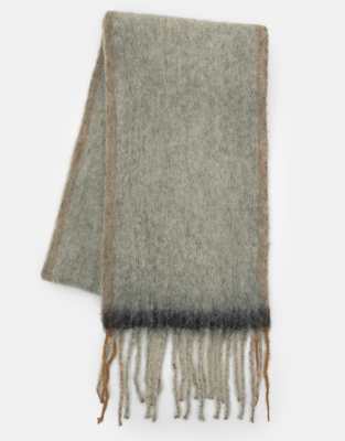 Pull & Bear - Weicher Fransenschal in Blassgrau