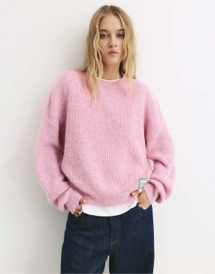 Pull & Bear - Weicher, links gestrickter Pullover in rosa meliert