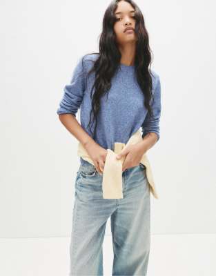 Pull & Bear - Weicher Pullover in Indigoblau mit regulärer Passform