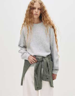 Pull & Bear - Weicher Strickpullover in meliertem Grau