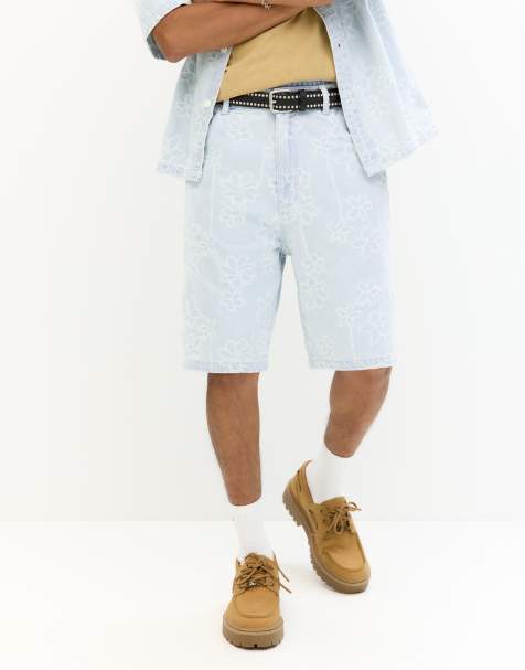 Pull&Bear – Weite Bermuda-Jeansshorts in blassem Indigoblau mit Blumenmuster - view 1