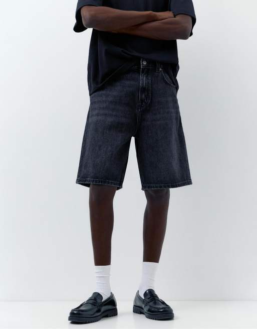 Pull&Bear – Weite Bermuda-Jeansshorts in verblasstem Schwarz mit lockerem Schnitt, 4 von 4