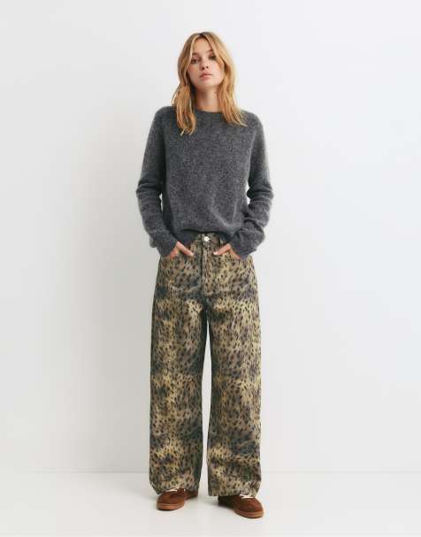 Pull&Bear – Weite Jeans in Khaki mit Leopardenmuster - view 1