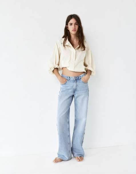 Pull&Bear – Weite Jeans in Mittelblau mit Knopfdetail - view 1
