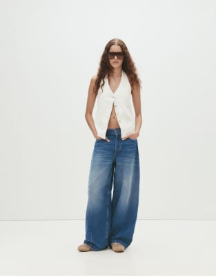Pull & Bear - Weite Jeans in Mittelblau mit Kontrastnaht