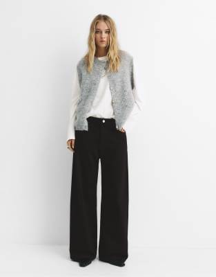 Pull & Bear - Weite Jeans in Schwarz mit mittelhohem Bund