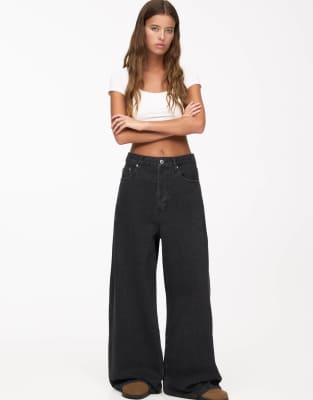 Pull & Bear - Weite Oversize-Jeans in Schwarz mit weitem Bein