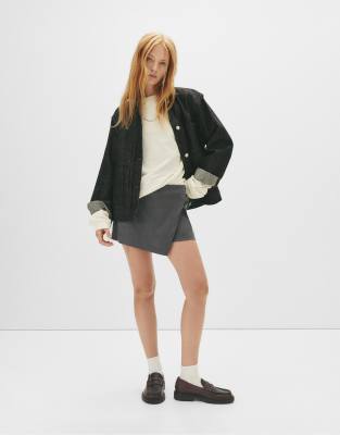 Pull & Bear - Wickel-Skort in meliertem Grau