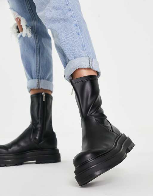 Pull&Bear Wide Fit – Flache Ankle-Boots mit dicker Sohle und