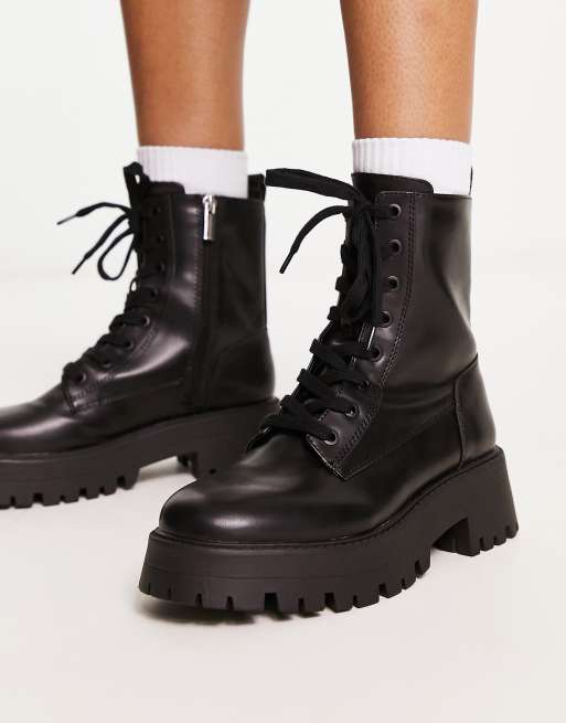 pull&bear lace up boots in black