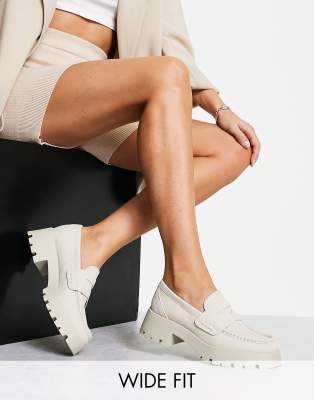 Pull & Bear Wide Fit - Loafer in Beige mit dicker Sohle-Neutral