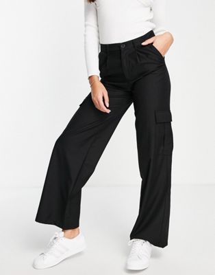 Pull&Bear wide leg cargo trousers with dart detail in black