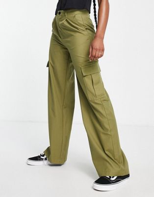 Pull&Bear wide leg cargo trousers with dart detail in khaki