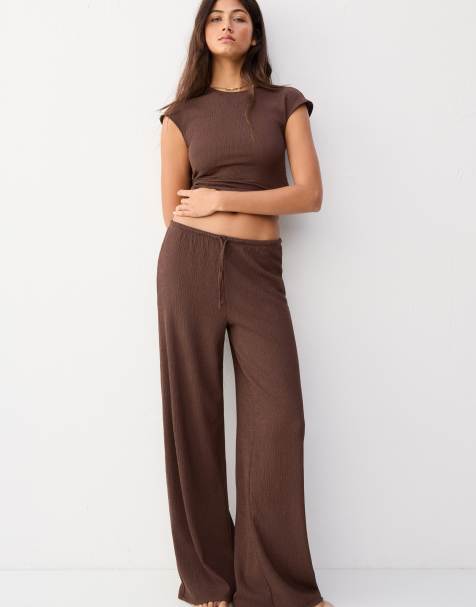 Pull&Bear wide leg crepe trousers in brown - view 1