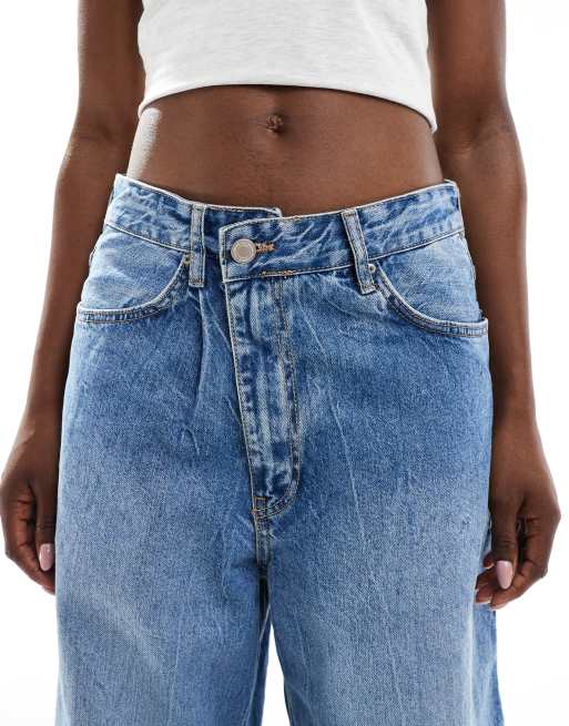 Pull&Bear wide leg crossed waistband jeans in medium blue, 5 of 5