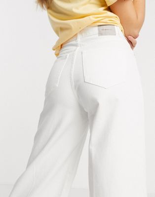 pull and bear white jeans