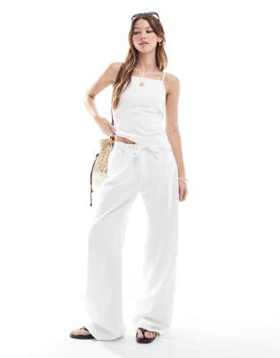 Pull&Bear Pull&Bear wide leg jean with tie waist detail co-ord in white
