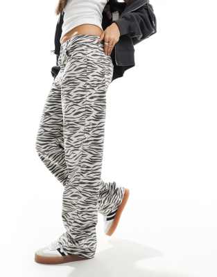 wide leg jeans in zebra print-Black