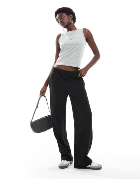 Pull&Bear wide leg jogger in black - view 1