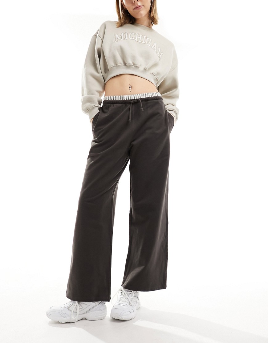 Pull & Bear wide leg jogger with boxer waistband in brown