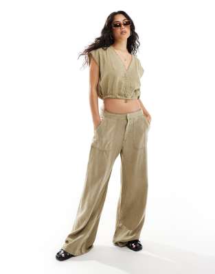 wide leg linen pants with raw hem in light khaki - part of a set-Green