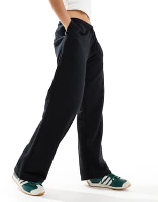 wide leg sweatpants in black