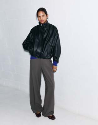 Suit 4
