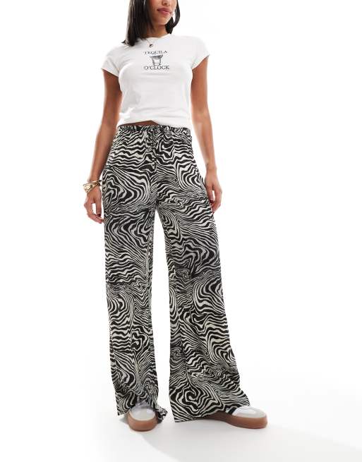 Pull&Bear - Wijde broek met vervormde zebraprint