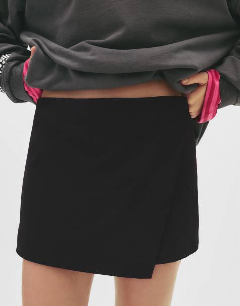 Pull&Bear Wrap skort in black - view 1