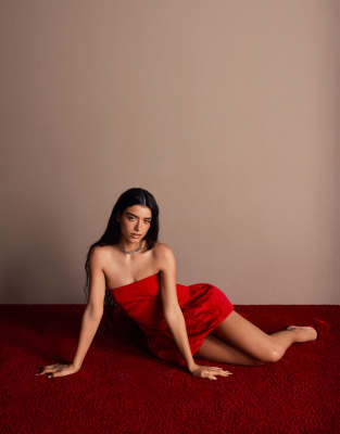 pull&bear x dixie d'amelio bandeau bubble mini dress in red