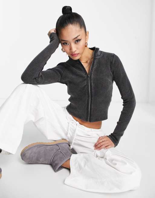 Zip up outlet ribbed top