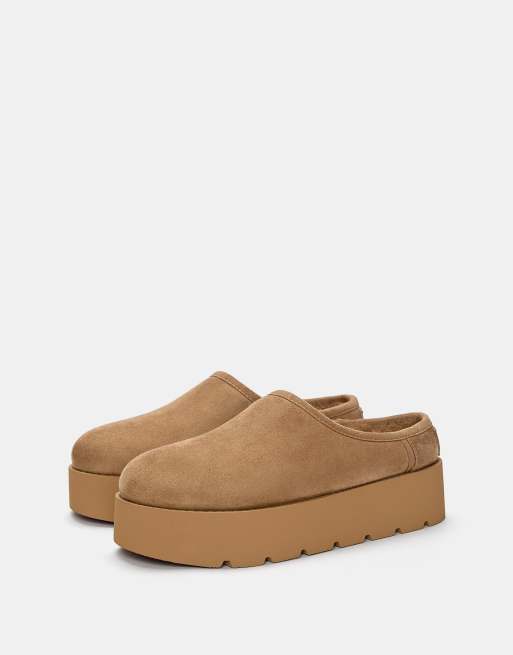 Pull&Bear - Zoccoli in pelliccia sintetica color antracite/kaki con tacco largo