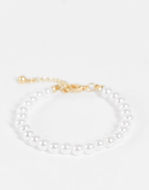 Pulsera dorada con perlas sintéticas de 6 mm de ASOS DESIGN