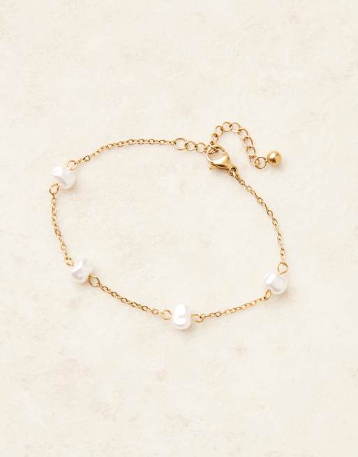 Pulsera dorada de cadena con perlas pequeñas de imitación de acero inoxidable resistente al agua de ASOS DESIGN, 2 de 3