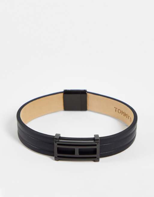 Pulsera negra con placa de bandera de Tommy Hilfiger