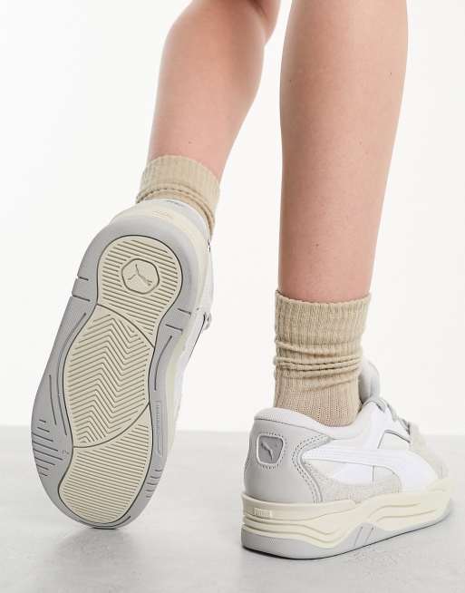 PUMA – 180 – Sneaker in Weiß und Grau, 2 von 4
