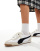 Thumbnail 1 van 5