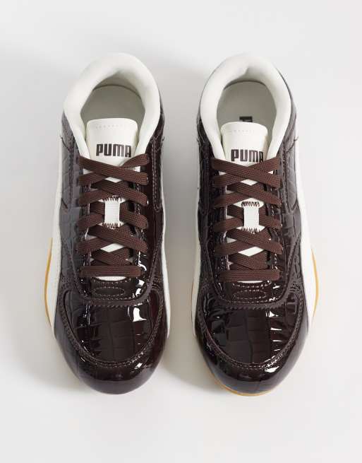 Puma Bella Mina sneakers i chokladbrun krokodilmönstrad look med gummisula, 2 av 5