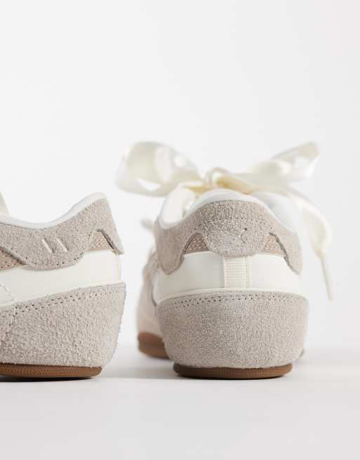 Puma Bella Mina trainers in beige, 2 of 5