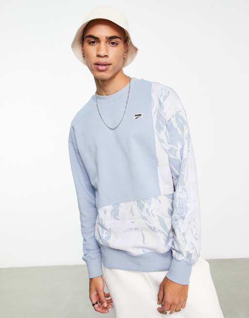 Puma – Blå sweatshirt med marmorerat, blockfärgat mönster, endast hos ASOS