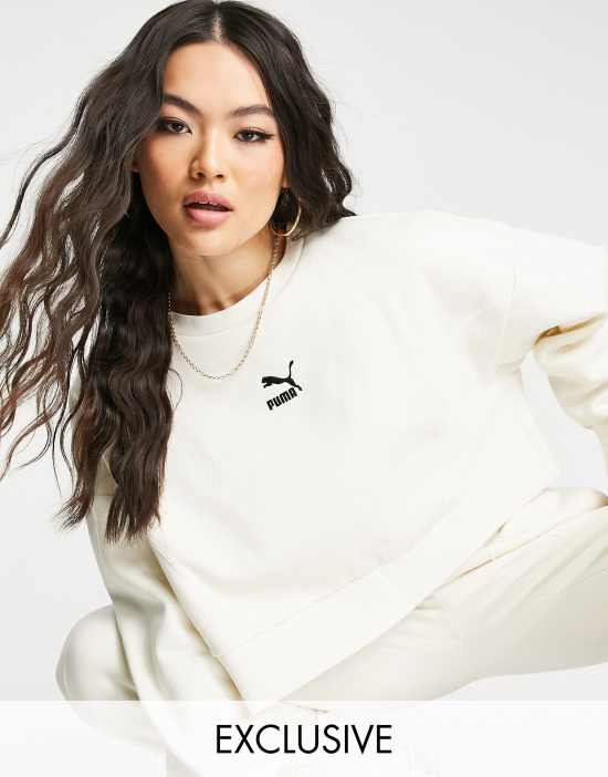 https://images.asos-media.com/products/puma-boxy-cropped-sweatshirt-in-off-white-exclusive-to-asos/201266120-1-offwhite?$n_550w$&wid=550&fit=constrain