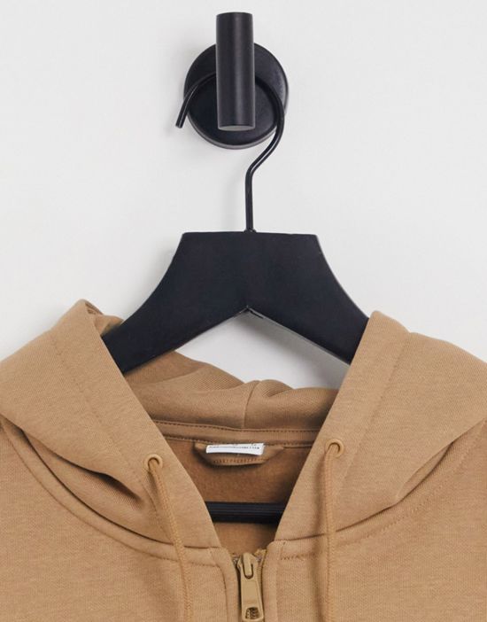 https://images.asos-media.com/products/puma-boxy-cropped-zip-through-hoodie-in-tan-exclusive-to-asos/201849155-3?$n_550w$&wid=550&fit=constrain